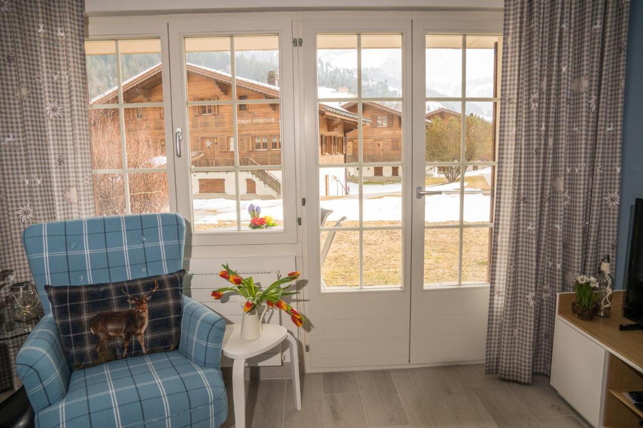 Chalet Spitzhorn - Your Peak Getaway - Private Terrasse & Gratis Parkplatz Gsteig Exterior foto